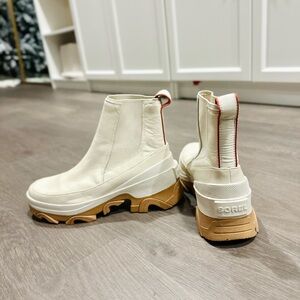 Sorel Women's White and Tan Winter Boots